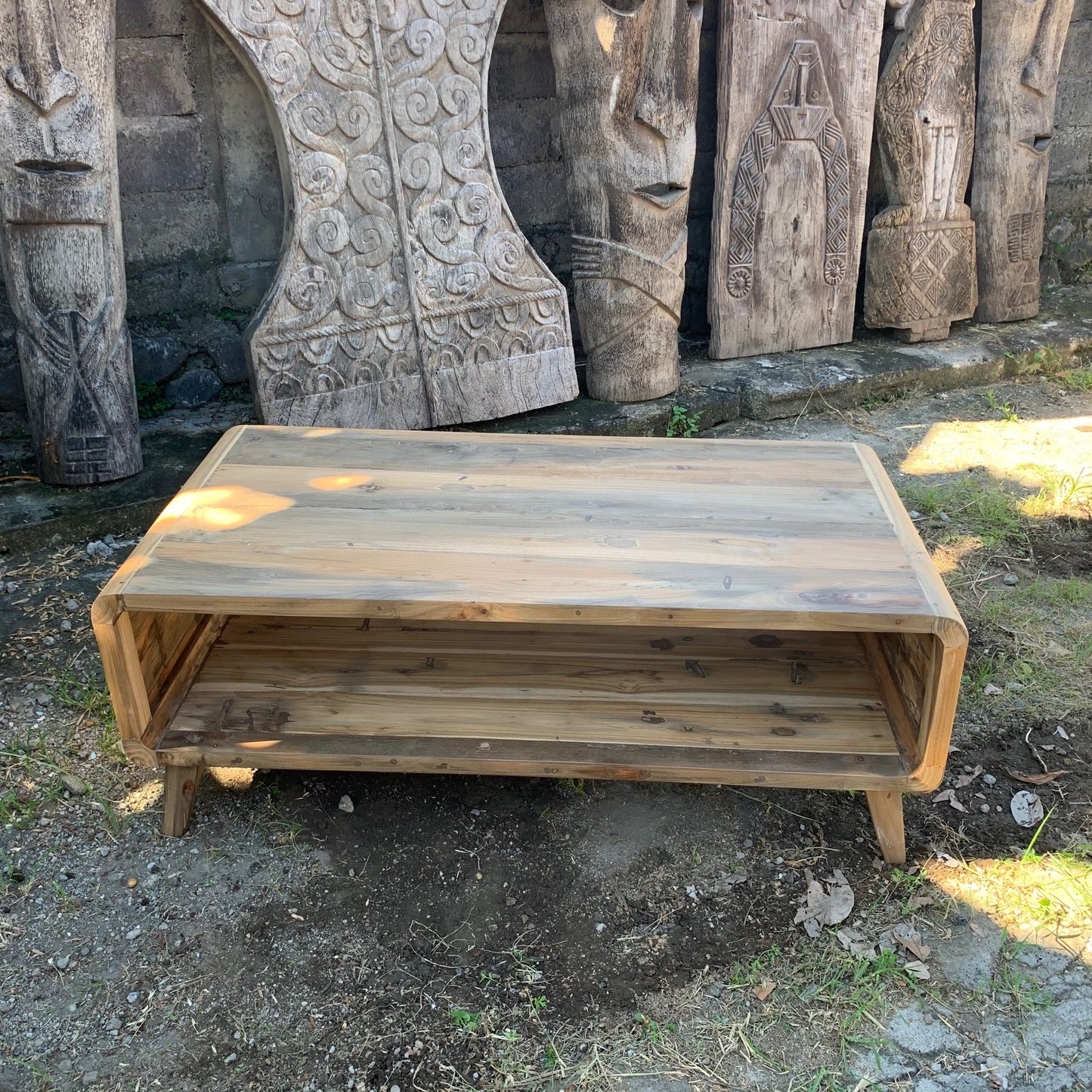 Großer Couchtisch