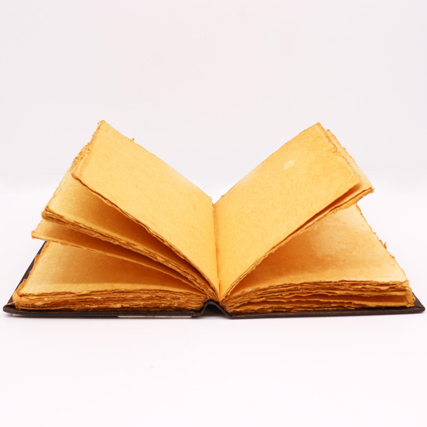 Schweres braun-hellbraunes Buch – Zinkrosendekor – 200 Seiten mit Büttenrand – 26 x 18 cm