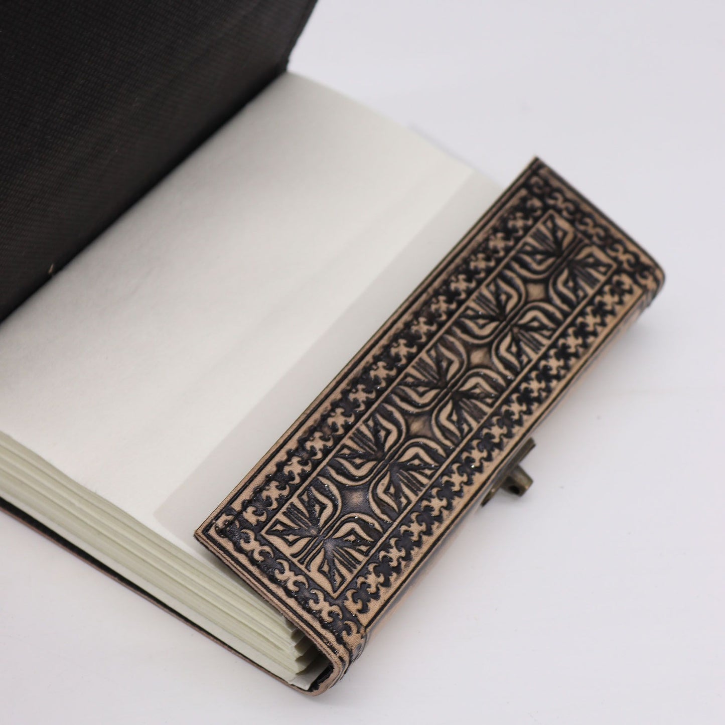 Buddha – Esoterisches Notizbuch – Rotbraun – 200 Seiten, Fadenheftung – 17,5 x 12,5 x 3 cm