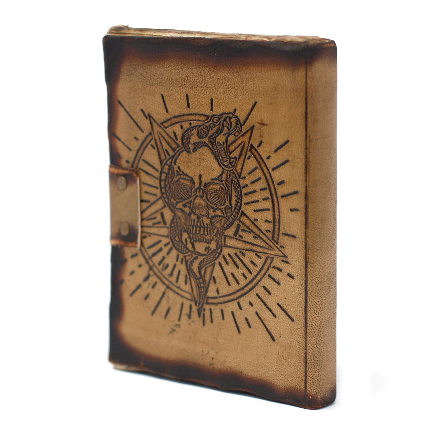 Notizbuch aus Leder mit Pentagon- und Totenkopfmotiv und Brandnarbenmuster (18x13 cm)