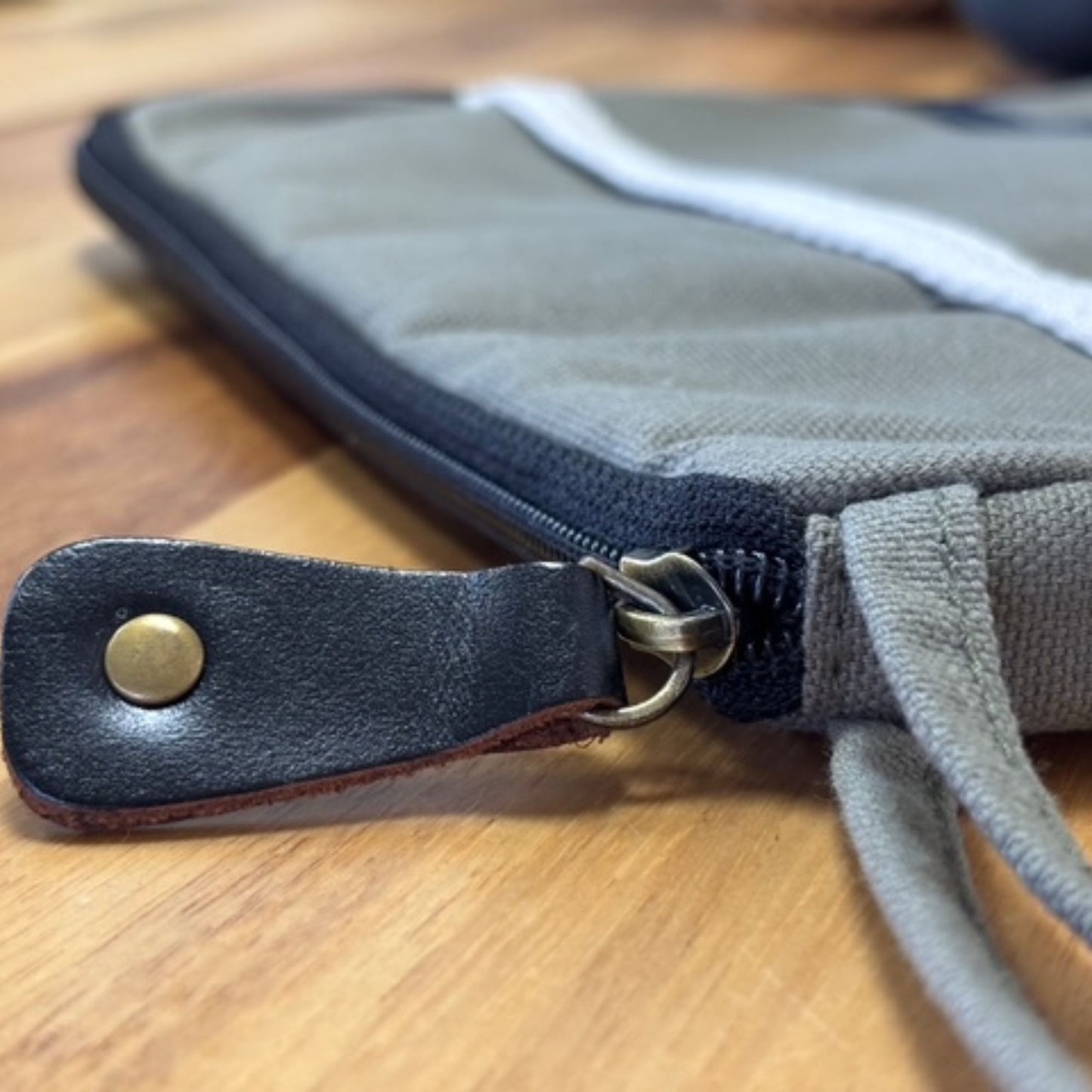 Canvas Travel Laptop Pouch - Olive - 24x33cm