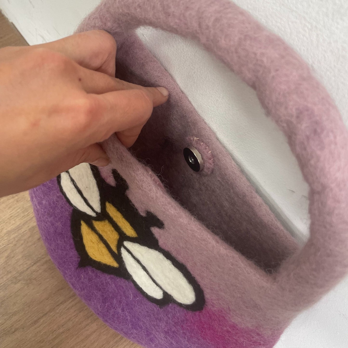 Water Felted Bee Bag - One Handle with Magnet  - Lavender Shades