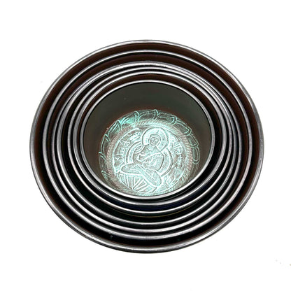 Kleines Chakra-Set aus sieben Klangschalen (14-22 cm)