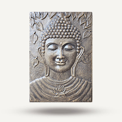 Großer Buddha-Eisenrahmen mit antikgoldenem Relief – 0,7 x 1 m