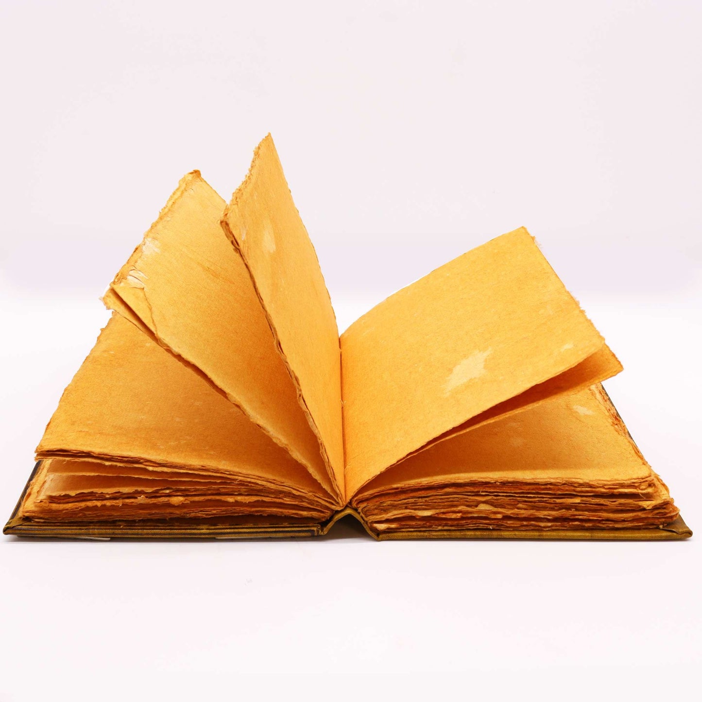Schweres Notizbuch in Kaffeebraun – Zink-Eulen-Dekor – 200 Seiten mit Büttenrand – 26 x 18 cm